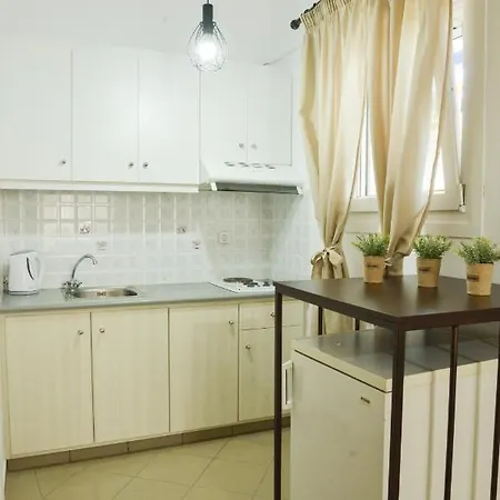 Vichou Adamantas (Milos)