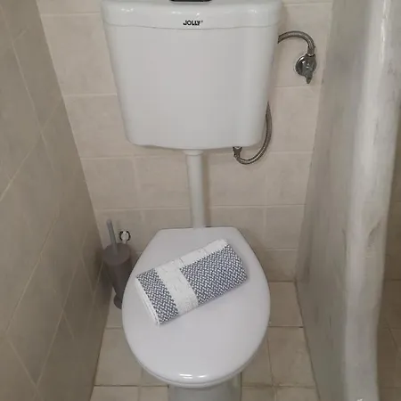 Daire Vichou Adamantas (Milos)