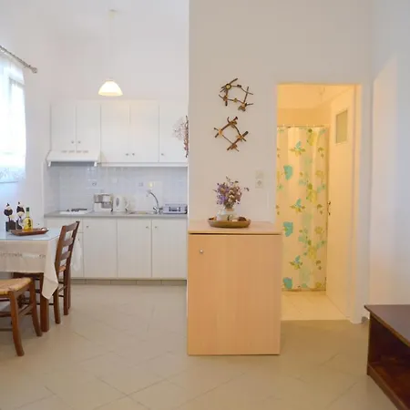 Daire Vichou Adamantas (Milos)